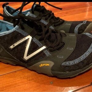 New Balance Minimus size 9 in Black and Blue colorway